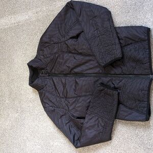 Fox women's medium lightweight quilted jacket. Black